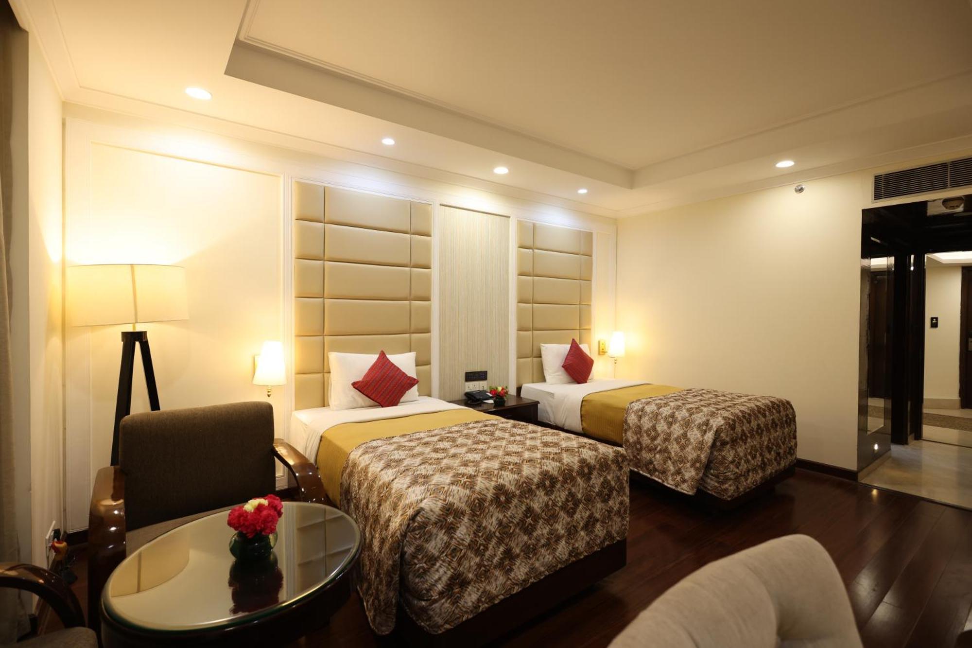 Samrat, Hotel
