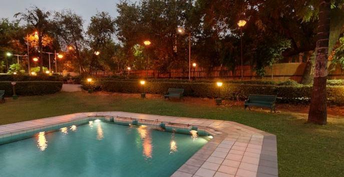 Samrat, Hotel