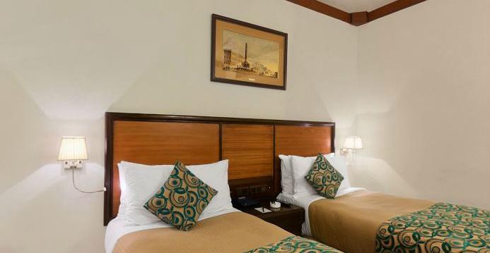Samrat, Hotel